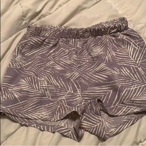 Shorts w stretchy waist